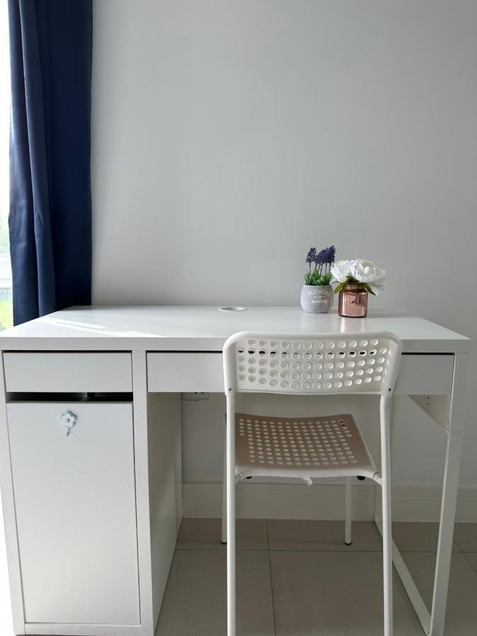 3 Bed Cozy - Next To Leeds Centre & Apartment