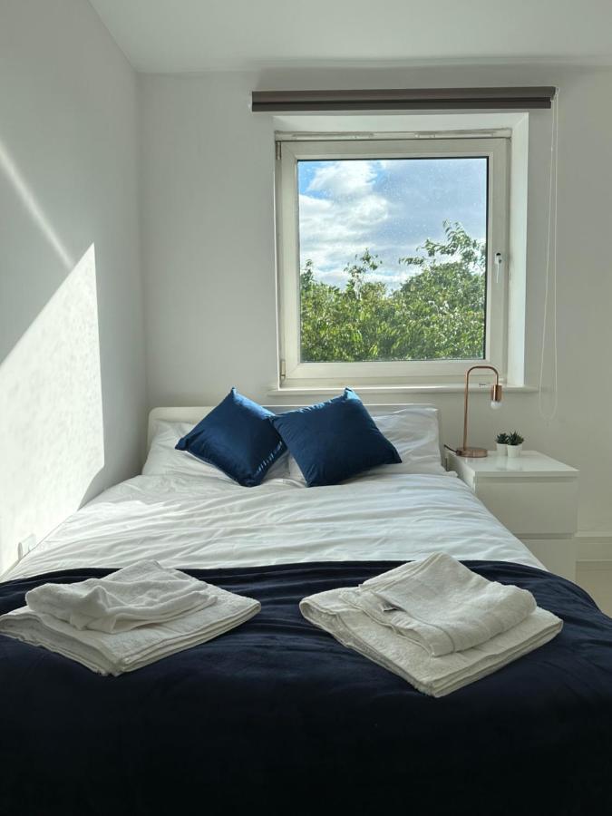 3 Bed Cozy - Next To Leeds Centre & Apartment *